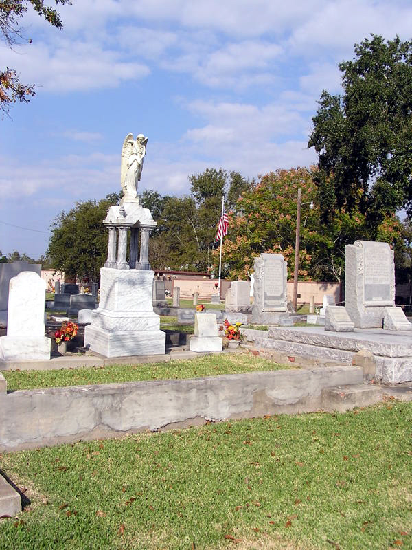 All photos are the property of LaCemeteries © and may